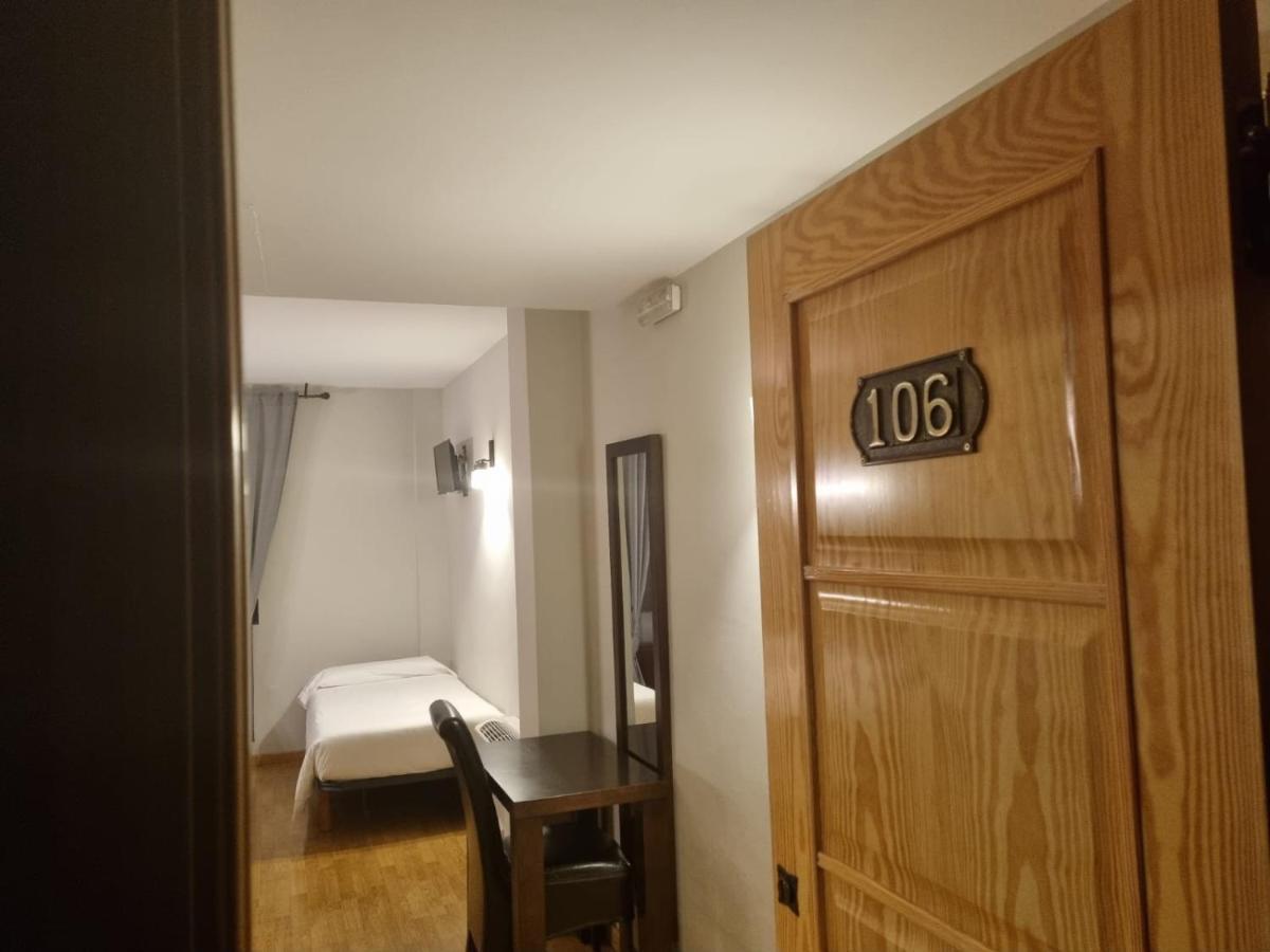 Hotel El Tratado Тордесільяс Екстер'єр фото